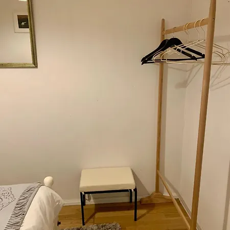 House In The Town Centre 카민하